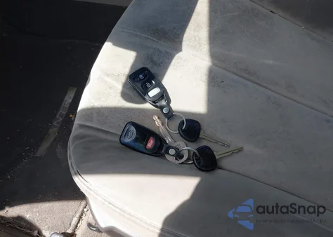 2009 Hyundai Elantra Gls z USA, uszkodzony, nr VIN KMHDU46D99U670929